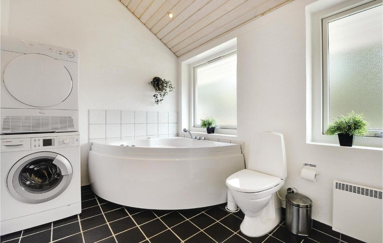 7 Bedroom Stunning Home In Herning Kølkær Exterior foto